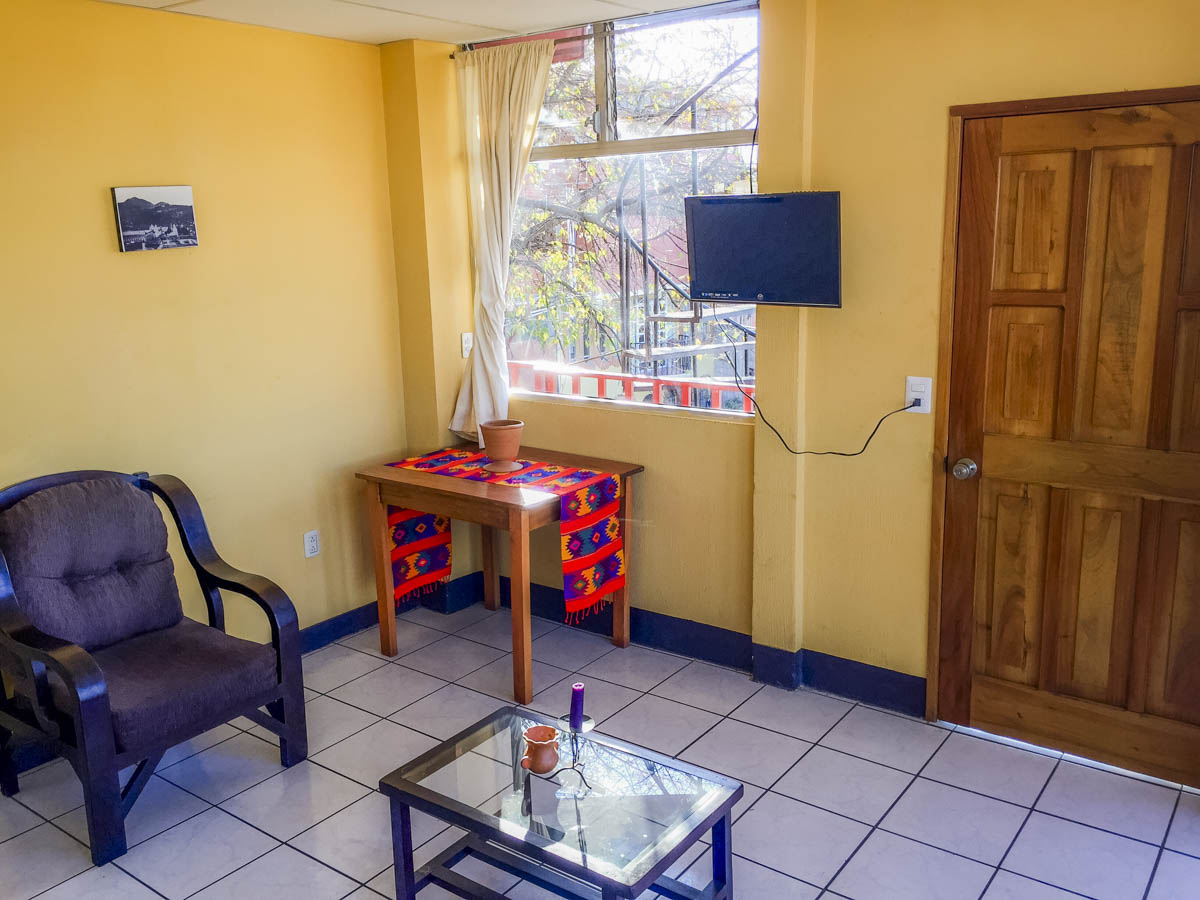 apartment-2-living-room-rent-quetzaltenango1