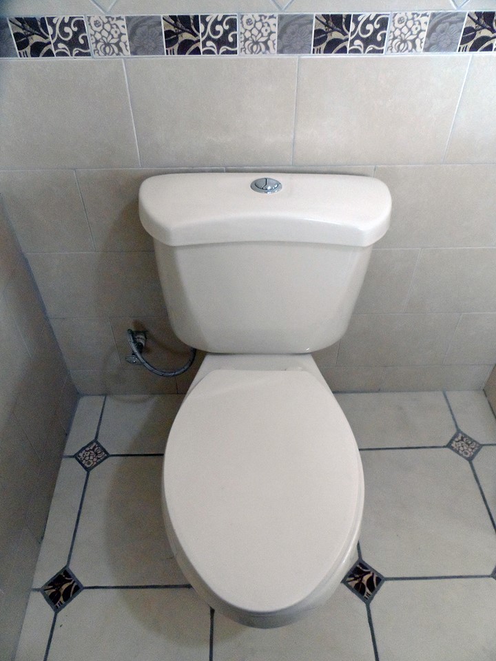 rent-quetzaltenango-toilet