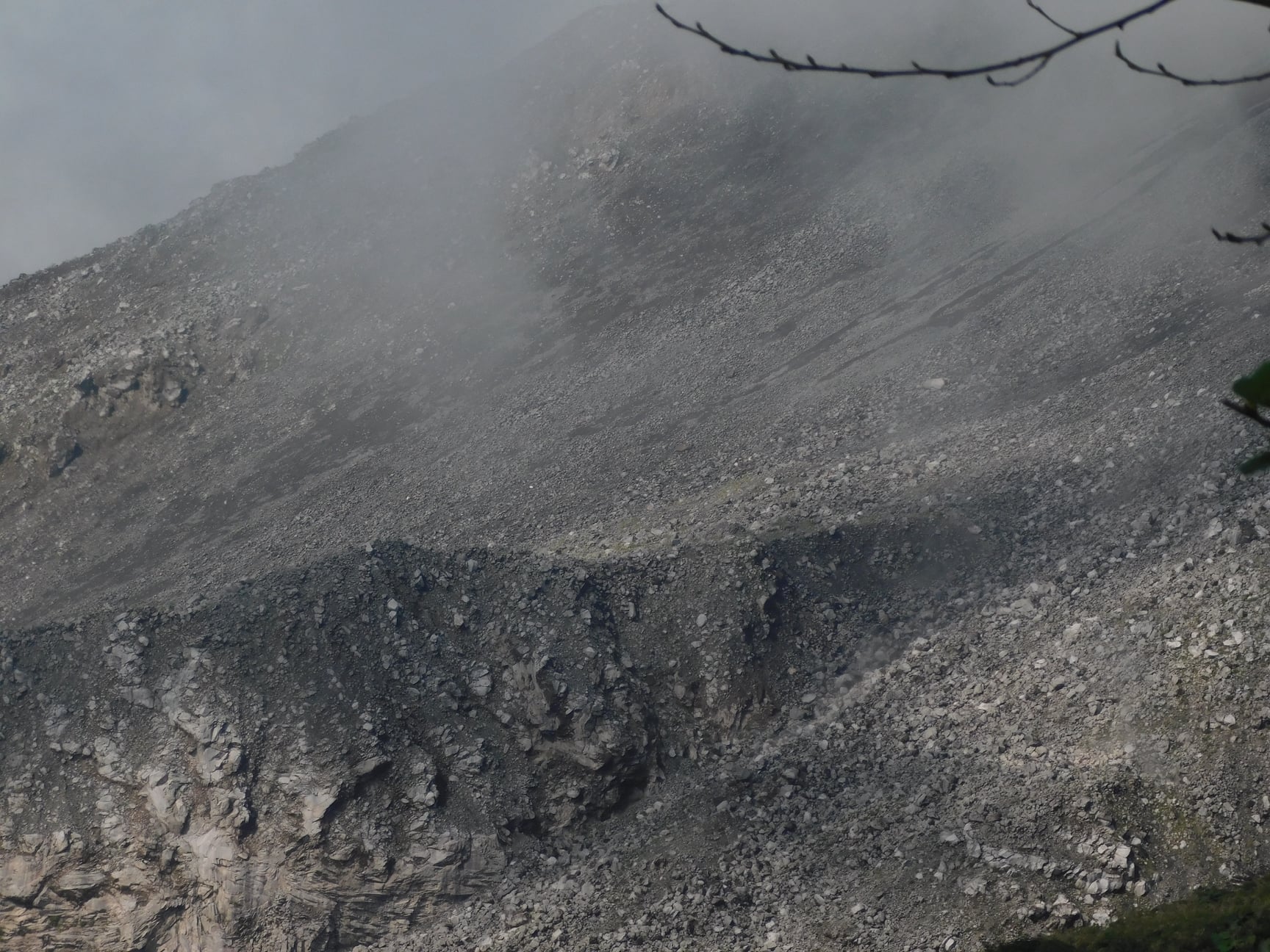 cone-santiaguito-volcano-guatemala