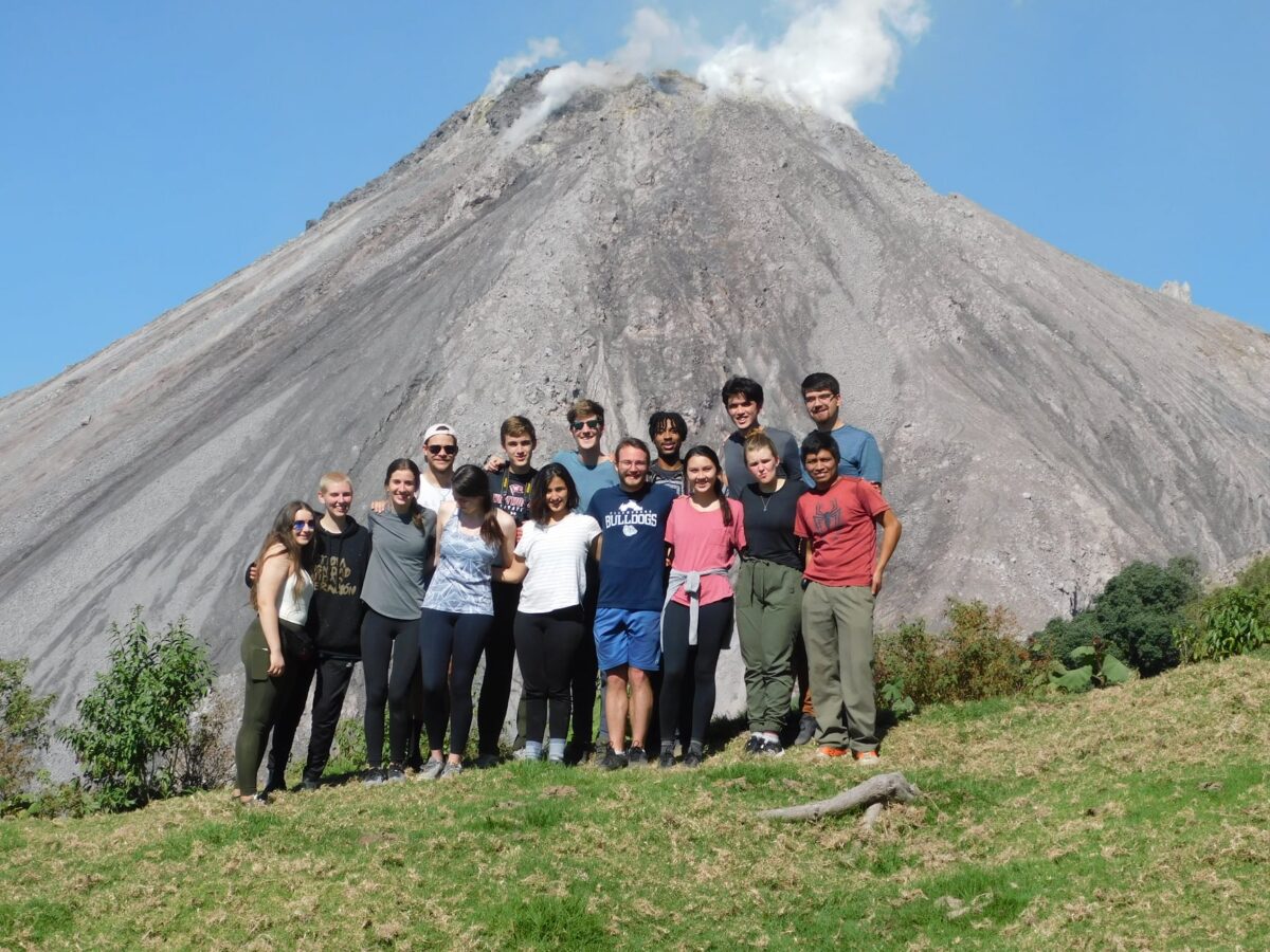 cono-volcan-santiaguito-quetzaltenango