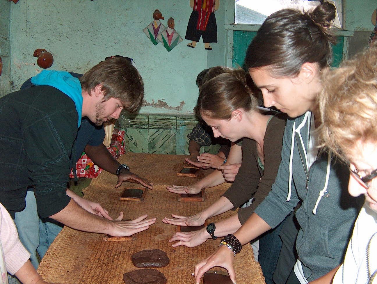 educators-making-chocolate-guatemala