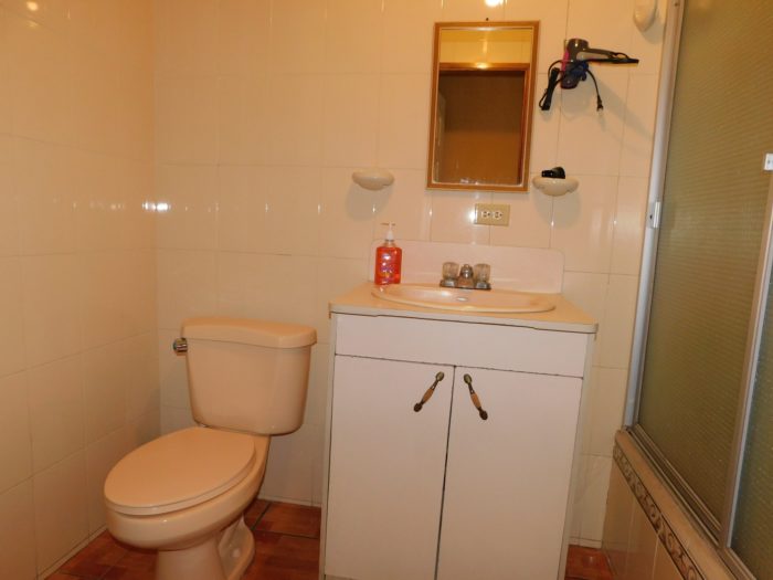 Bathroom apartment 9H
