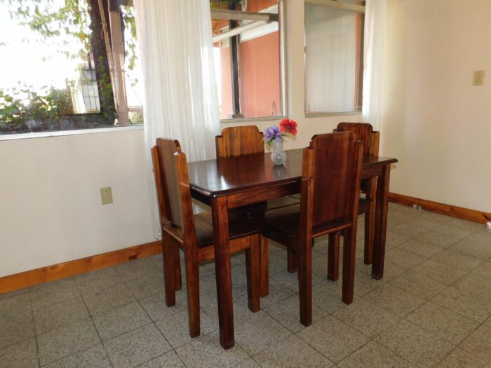 Dining room apartment 17