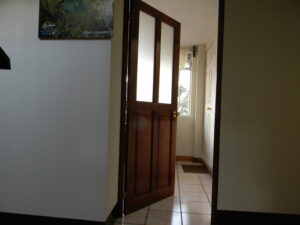 Entrada del apartamento #1A