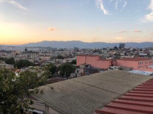 Amaneceres y atardeceres hermosos desde el apartamento #1A